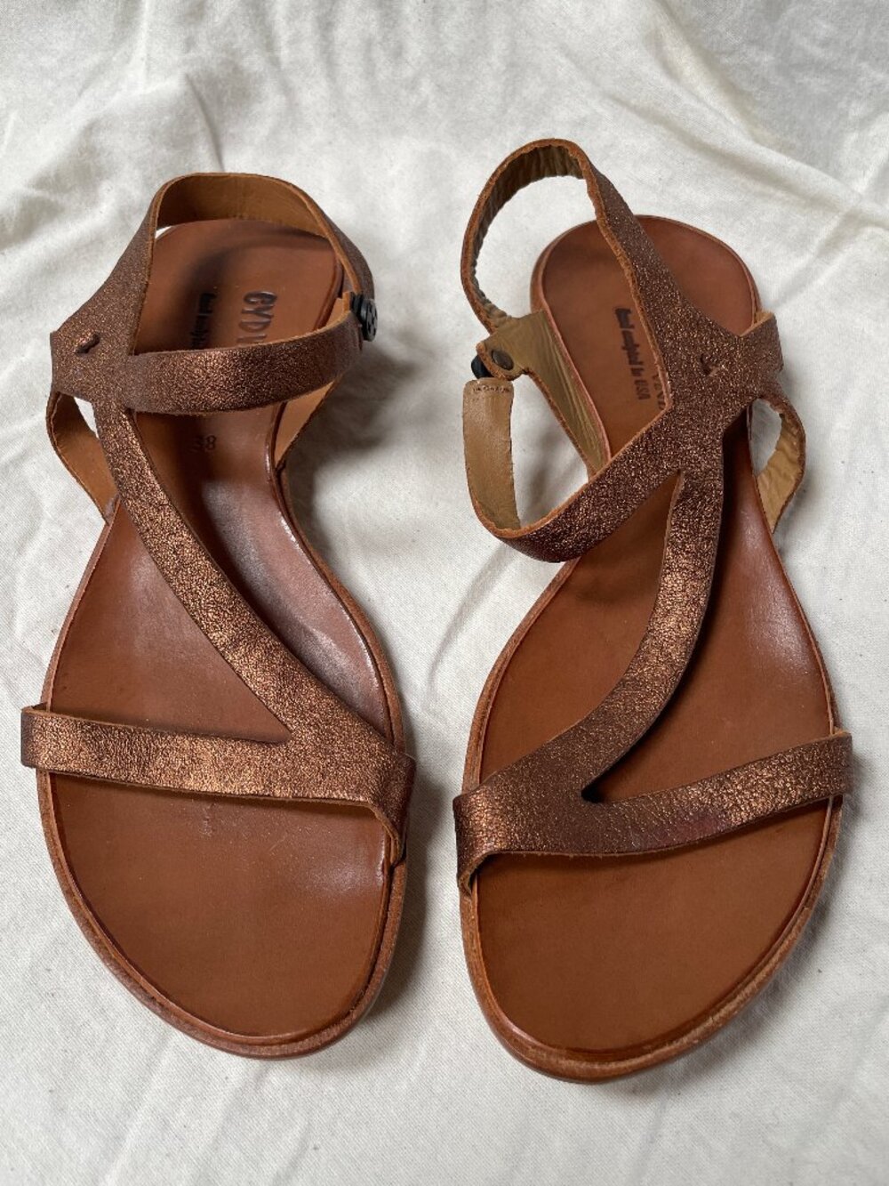 Cydwoq Vintage Bronze Metallic Leather Asymmetrical Flat Sandals Size 38 / 7.5-8